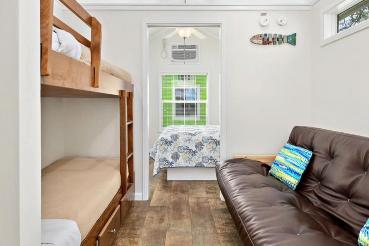 Jellystone Park Chincoteague Island Villa Bilik gambar